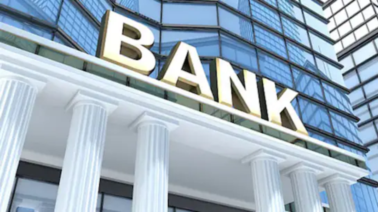बँकेत जाण्यापूर्वी वाचा महत्त्वाची बातमी! या राज्यात 19 फेब्रुवारीला बँका राहणार बंद, काय आहे कारण?