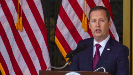 ‘भारत तेलासाठी पर्यायांच्या शोधात…’; अमेरिकन राजदूत सर्जियो गोर यांचं मोठं विधान, रशियाला शह देण्यासाठी अमेरिकेची कोणती खेळी?