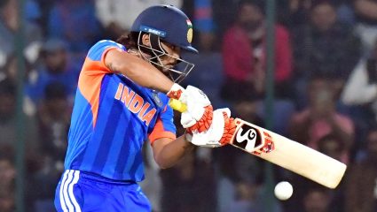 Ishan Kishan Fifty: ६, ६, ६, ६, ६, अरुण जेटली स्टेडियमवर इशान किशनचे वादळ; घातक फलंदाजीने ‘इतक्या’ चेंडूत झळकावले अर्धशतक