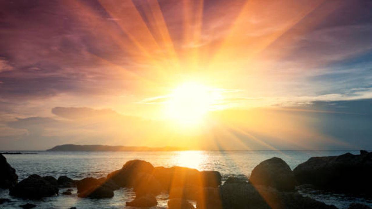 1995 पूर्वी किरिबाती देश दोन वेगवेगळ्या भागांमध्ये विभागलेला होता. त्यानंतर देशाने आंतरराष्ट्रीय वार रेषेचे स्थान दोन्ही देश एकत्र आणले. 