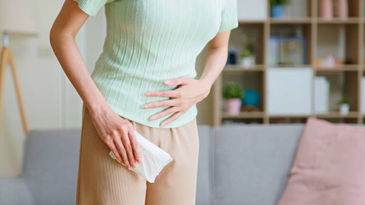 मासिक पाळी किती दिवस उशिरा येणारे सामान्य समजावे? Periods नियमित येण्यासाठी फॉलो करा ‘या’ सोप्या टिप्स