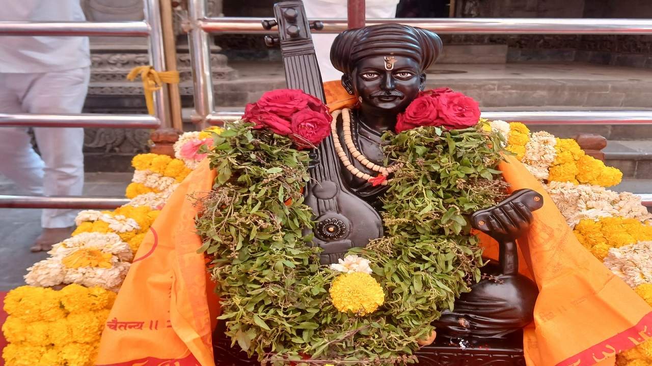 विठ्ठल नामाचा गजर आता जर्मनीच्या देशभूमीवर; देहूतून संत तुकाराम महाराजांच्या मूर्तीचे भव्य हस्तांतरण