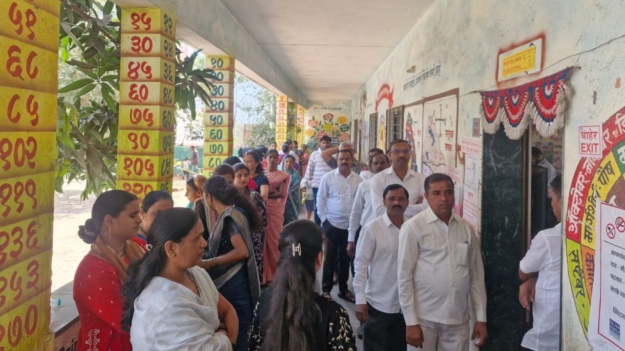 Maval News : मावळ तालुक्यात ७७.२५ टक्के विक्रमी मतदान; झेडपी–पंचायत समिती निवडणुकीत राजकारण शिगेला