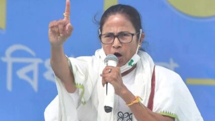 Mamata Banerjee : जेव्हा मी येते तेव्हा दिल्ली घाबरते…; पश्चिम बंगालच्या CM ममता बॅनर्जींचा आक्रमक पवित्रा