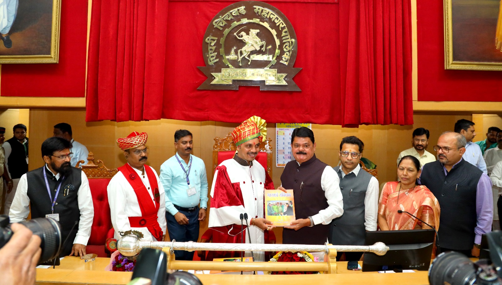 PCMC News: पिंपरी चिंचवड महानगरपालिकेच्या महापौरपदी रवी लांडगे यांची बिनविरोध निवड