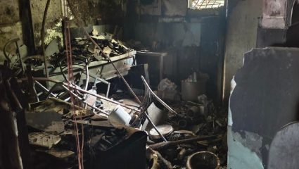 कमवाकवस्तीत गॅस सिलेंडरचा भीषण स्फोट; बिर्याणी हॉटेल आगीत जळून खाक