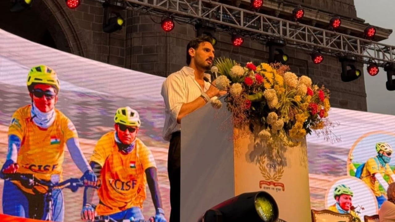 Ahan Shettyचा ‘वंदे मातरम कोस्टल सायक्लोथॉन 2026’मध्ये सहभाग; Central Industrial Security Forceच्या उपक्रमाला पाठिंबा