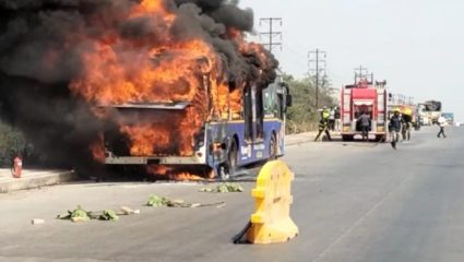 चाकण औद्योगिक वसाहतीत PMPML ची बस जळून खाक; तब्बल 50 प्रवासी…