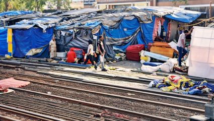 झोपडीधारकांना मध्य रेल्वेची नोटिस, लवकच राबविण्यात येणार अतिक्रमण हटाव मोहीम! जाणून घ्या सविस्तर