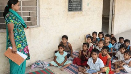 Chandrapur News: शासनाची अर्धवट योजना? फोन मिळाले, पण रिचार्जसाठी सेविकाच त्रस्त; पैसे जमा करण्यास दिरंगाई