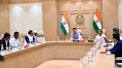 Devendra Fadnavis : पायाभूत सुविधांसाठी आवश्यक भूसंपादन गतीने पूर्ण करावे, देवेंद्र फडणवीस यांचे स्पष्ट निर्देश