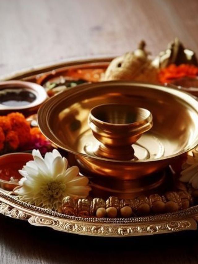 देवाची भांडी तांब्या पितळेची का असतात ?