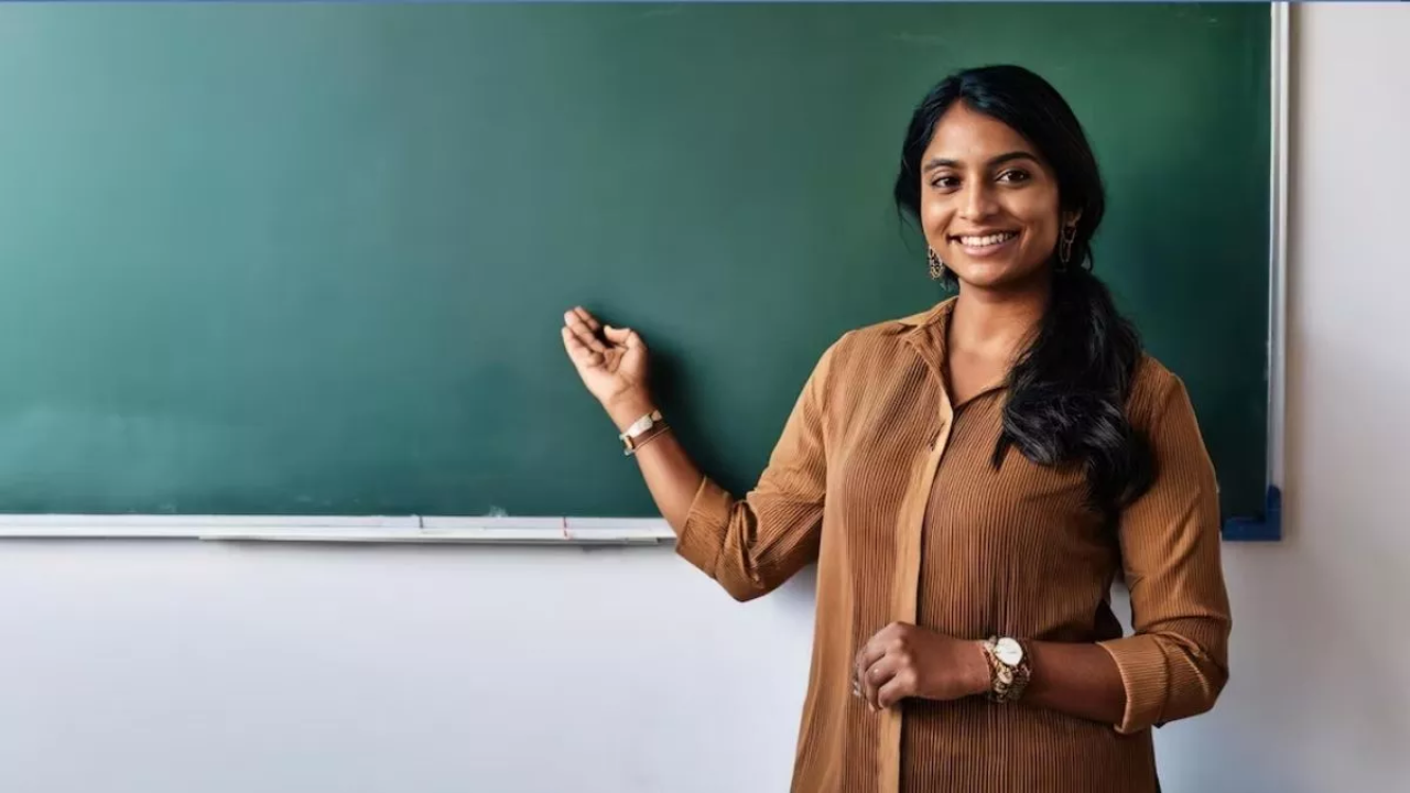 218000  मिळणार पगार!  असिस्टंट प्रोफेसर बनण्याची सुवर्णसंधी, जाणून घ्या कोण करू शकतं अर्ज?