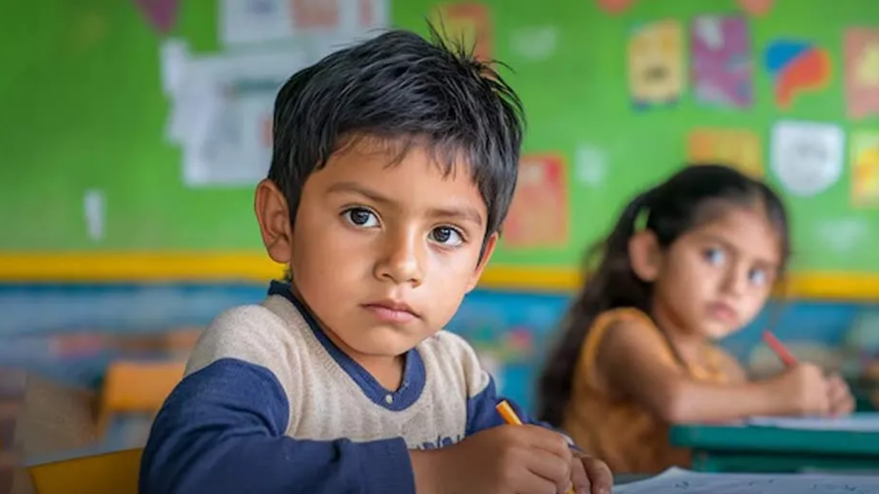 पालकांनो लक्ष द्या! कमी उत्पन्न असलेल्यांनाही आता मुलांना मोठ्या शाळेत शिकवता येणार; काय आहे EWS कोटा?