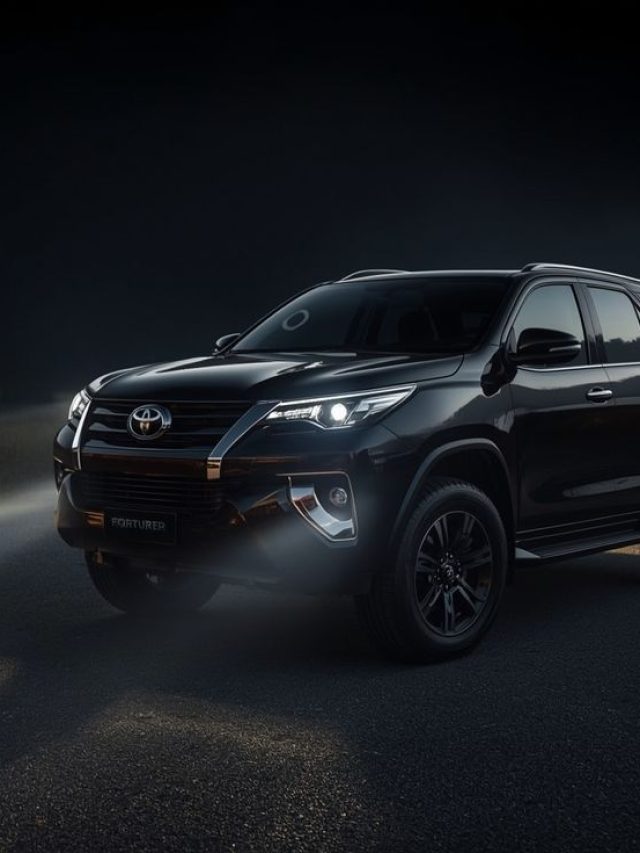 Toyota ची 'ही' कार झाली स्वस्त; EMI उपलब्ध