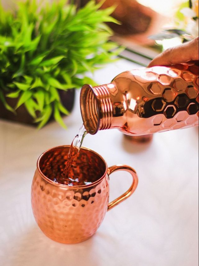 तांब्याच्या भांड्यात पाणी पिण्याचे फायदे काय?