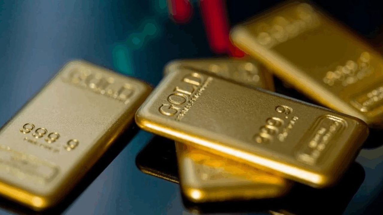 Todays Gold-Silver Price: सोन्याच्या दराने घेतली नवी झेप, आता 1 तोळा खरेदीसाठी खर्च करावे लागणार इतके रुपये
