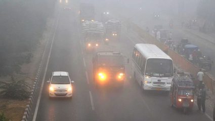 दिल्लीत जुन्या वाहनांवर पूर्णपणे बंदी घालण्याची तयारी? सरकारच्या नवीन योजनेमुळे वाढवली चिंता