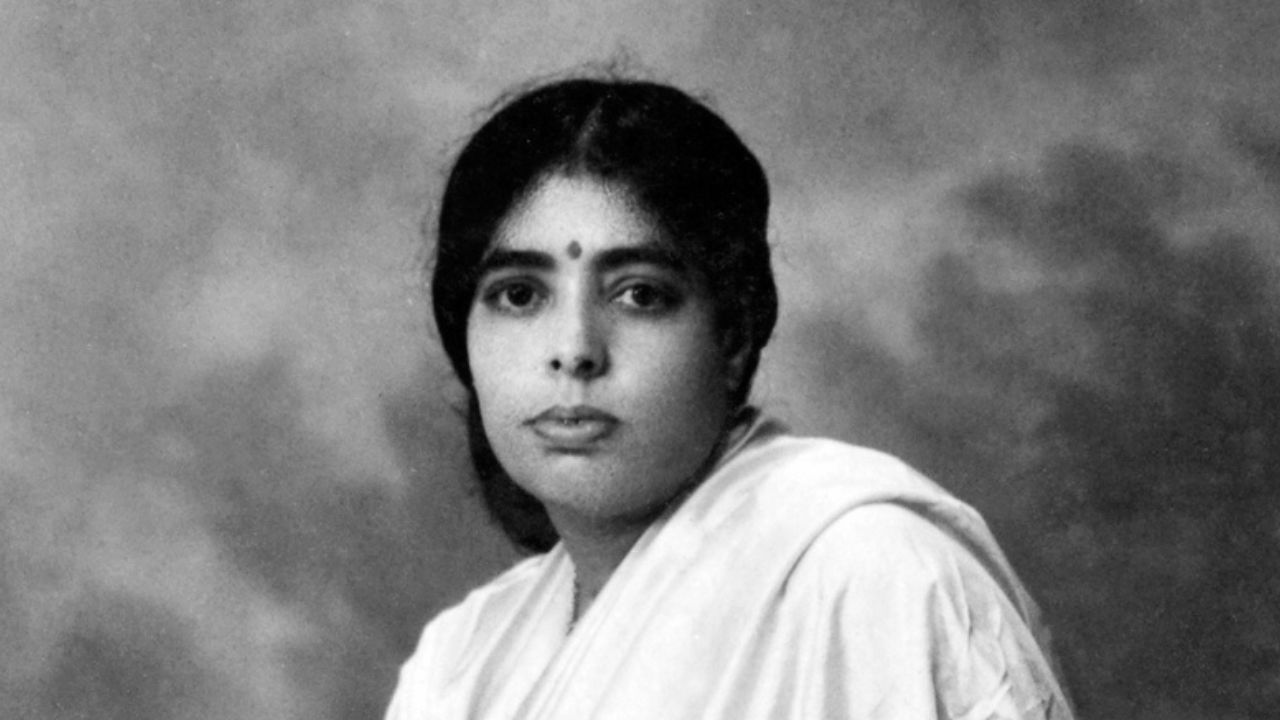 जानकी अम्मल : शेती व्यवसायात पुरुषांची मक्तेदारी असलेल्या या क्षेत्रात जानकी अम्मल यांनी भारतासाठी उसाच्या चांगल्या जाती विकसित केल्या. ज्यामुळे देश साखरेच्या बाबतीत स्वयंपूर्ण झाला. परंतु तरीही पुरुष शास्त्रज्ञांना त्यांच्या कामाचे संपूर्ण देशाला अन्न मिळाले असले तरी त्यांना सार्वजनिकरित्या अधिक श्रेय दिले जात असे.