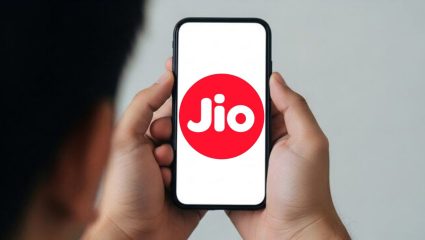 JIO Recharge Plan: 6.6TB डेटा, नेटफ्लिक्स प्रीमियम आणि बरेच फायदे… नव्या रिचार्ज प्लॅनची सर्वत्र चर्चा, इतकी आहे किंमत