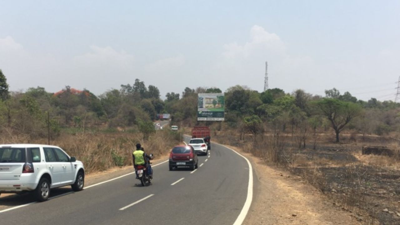 Karjat News : कर्जत चौक राज्यमार्ग ठरतोय मृत्यूचा सापळा; वाढत्या अपघातांना जबाबदार कोण ?