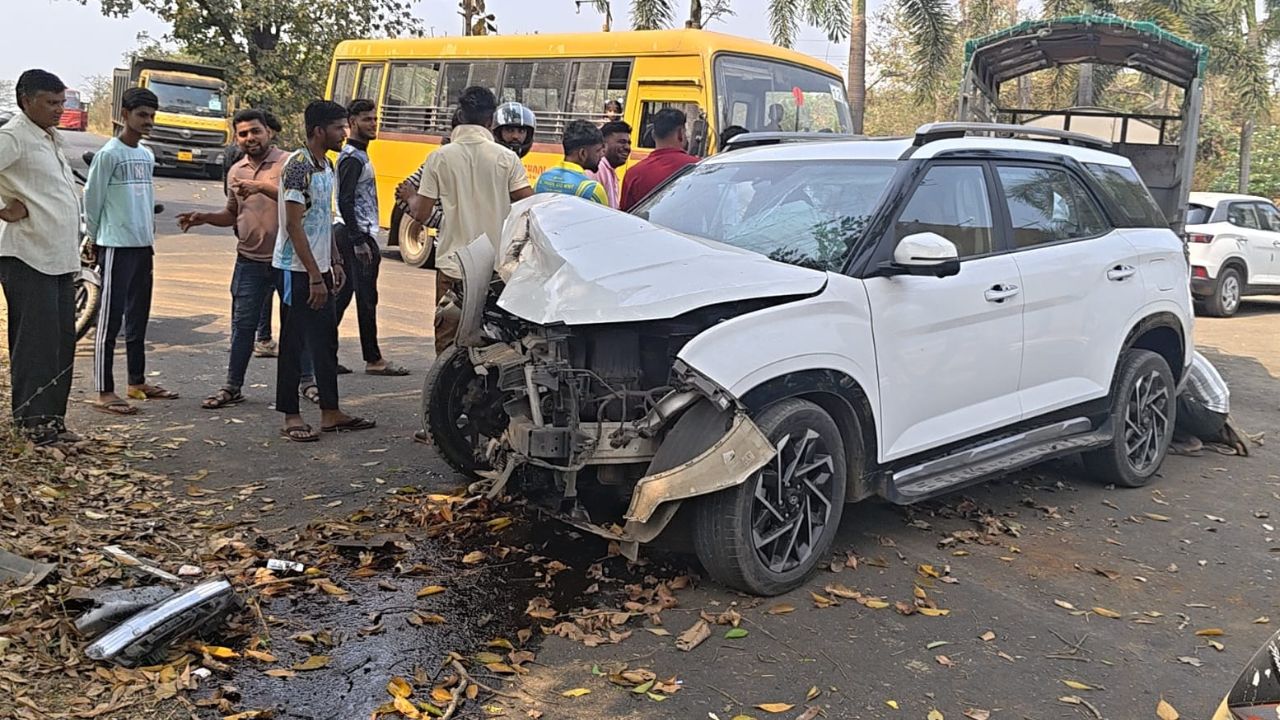 Karjat News : काळ आला पण वेळ नव्हती आली ; नेरळ-कळंब राज्यमार्ग रस्त्यावर अंगावर शहारे आणणारा भीषण अपघात Karjat News : काळ आला पण वेळ नव्हती आली ; नेरळ-कळंब राज्यमार्ग रस्त्यावर अंगावर शहारे आणणारा भीषण अपघात