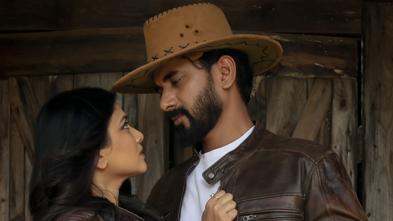 या शूटमध्ये त्यांचा आजवर कधीही न पाहिलेला अंदाज समोर आला आहे. प्रेक्षकांसाठी हे एक वेगळेच सरप्राइज ठरले आहे. जीवा–नंदिनी यांनी ‘जुनं ते सोनं’ या थीमला साजेसा ८०च्या दशकातील रेट्रो लूक साकारला आहे. 