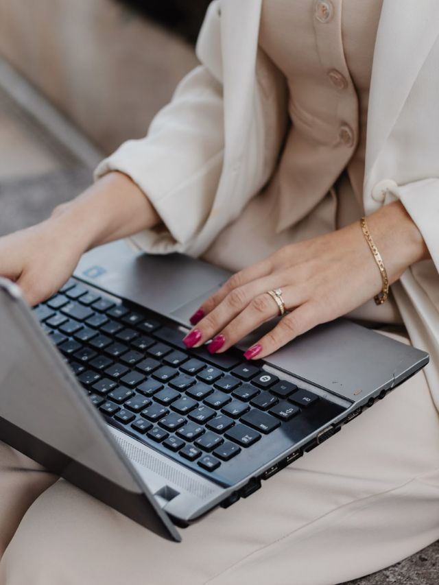 लॅपटॉप घेताना 'या' चुका करू नका