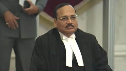 NCERTच्या पुस्तकावरून वाद; न्यायव्यवस्थेतील ५ कोटी प्रलंबित खटल्यांवरून CJI संतापले