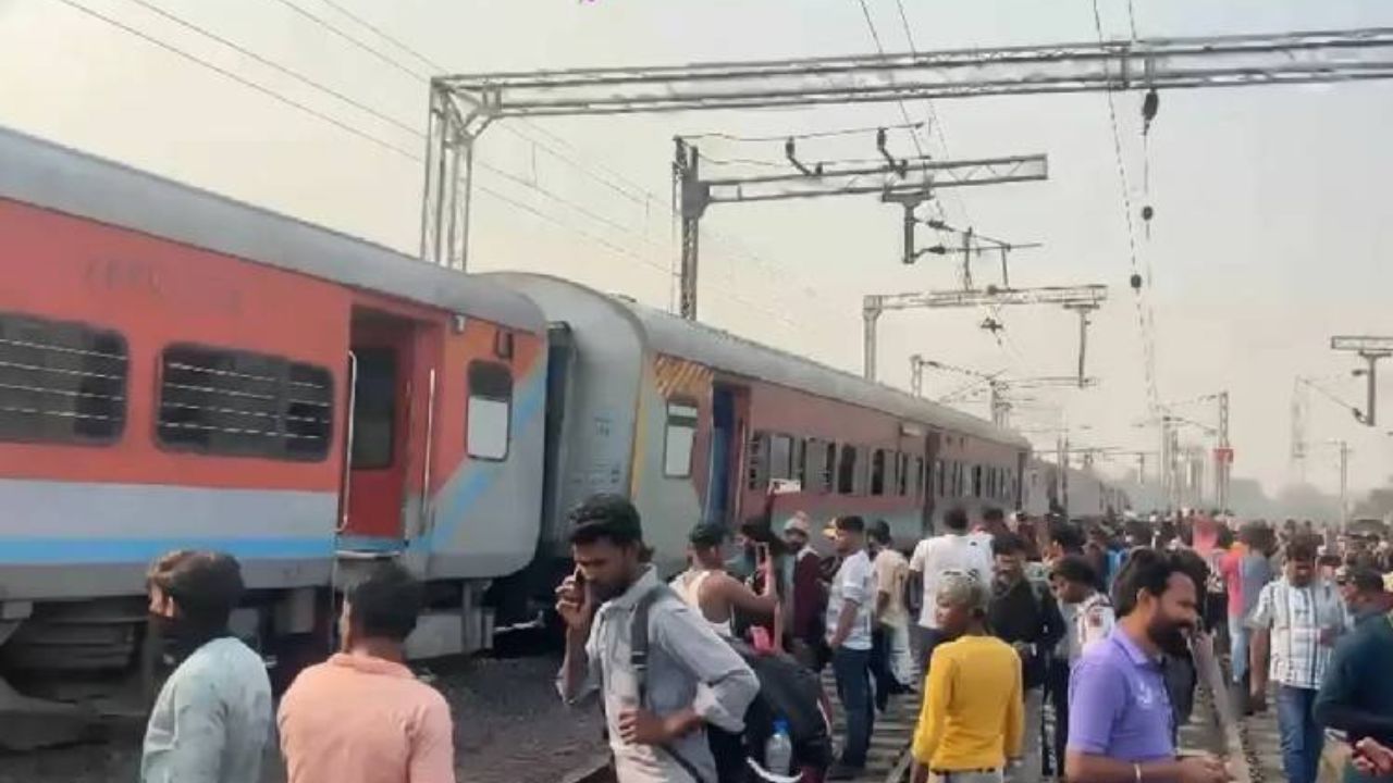 Odisha Train Accident:ओडिशात मोठा रेल्वे अपघात! चेन्नई सेंट्रल एक्सप्रेसचे तीन डबे रुळावरून घसरले,  पाहा व्हिडिओ 