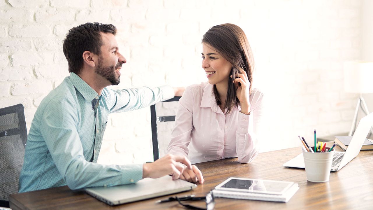 Fallen in Love With Your Boss: ऑफिसमधल्या बॉसवर जडलाय जीव; पण नोकरी जाण्याची वाटतेय भीती…? अशी द्या प्रेमाची कबूली