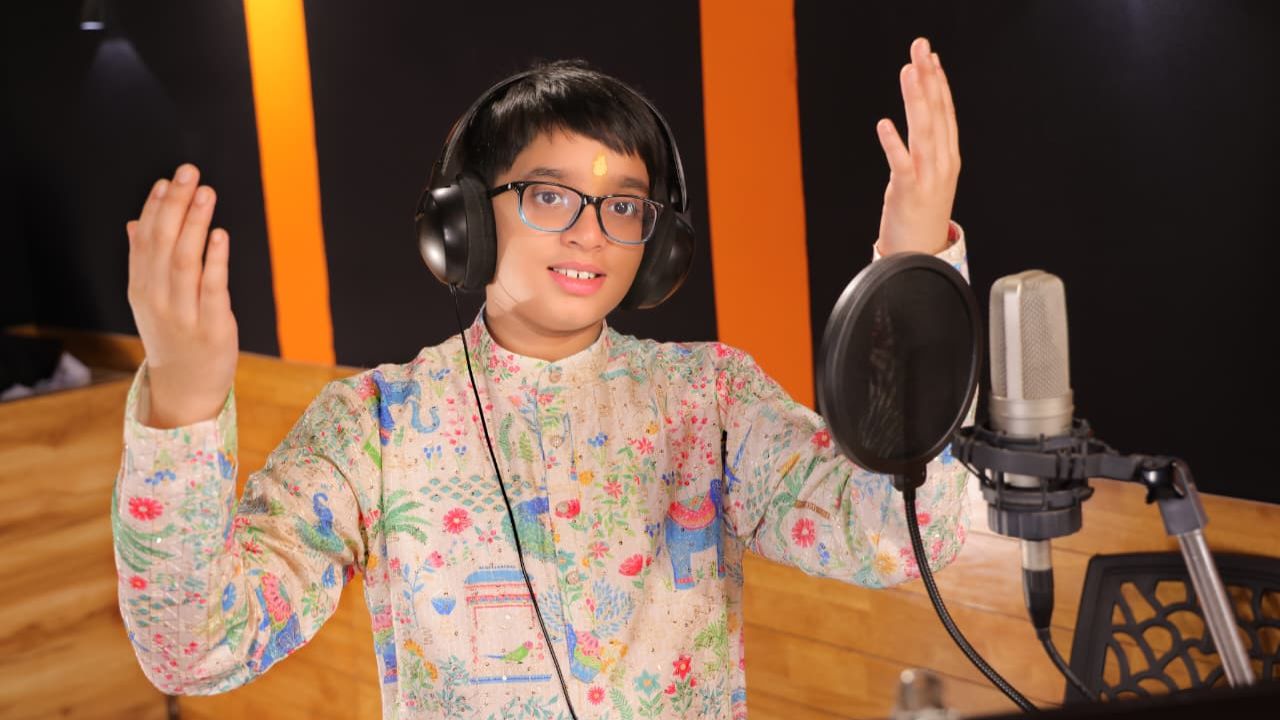 ‘मराठी भाषा गौरव दिना’निमित्त ‘गौरव माय मराठीचा’ गीताची भेट; गुरु एस. नायर यांची खास निर्मिती