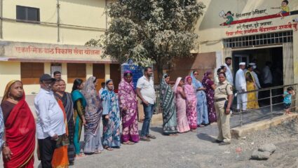 मावळ तालुक्यात शांततेत मतदान; सकाळी 11.30 वाजेपर्यंत 24.45 टक्के मतदानाची नोंद