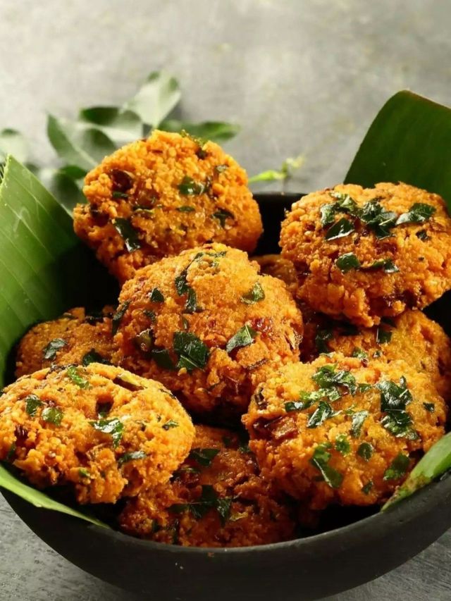 हिवाळ्यात घरी बनवा कुरकुरीत मेथी वडा, रेसिपी फार सोपी 