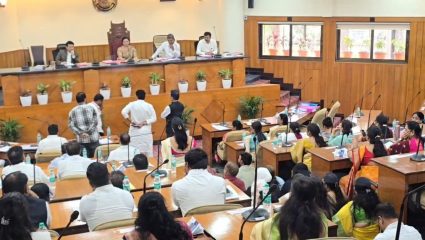 मिरा-भाईंदर महानगरपालिका महासभेत पत्रकारांना चित्रीकरणास बंदी; दडपशाहीचा आरोप, सभागृहातच खडाजंगी