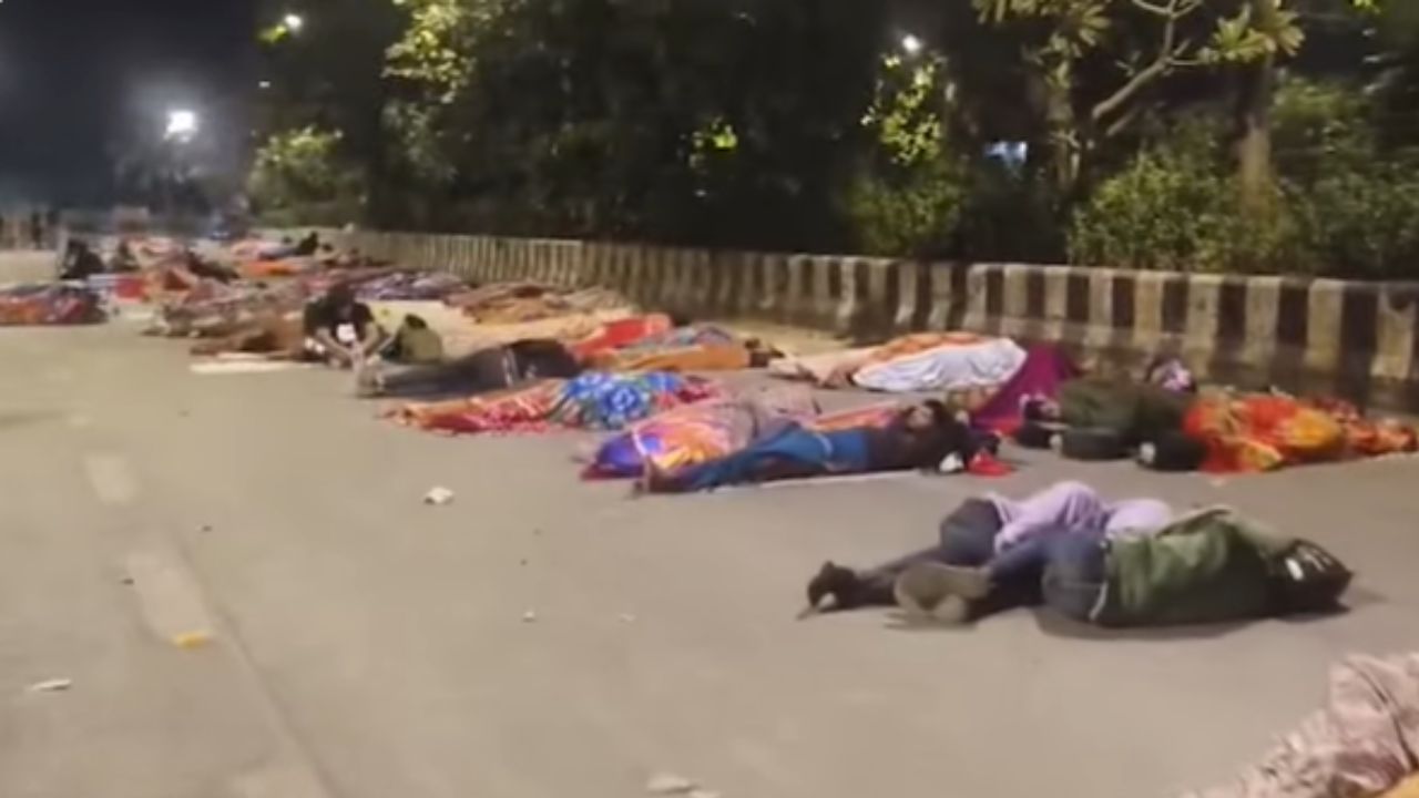 Mira Bhayander : निवास व्यवस्थेअभावी रस्त्यावर मुक्काम; पोलीस भरती उमेदवारांची परवड