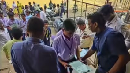 वाशिममध्ये बारावीच्या भौतिकशास्त्र पेपरमध्ये सामूहिक कॉपी! तब्बल ५८१ विद्यार्थ्यांची एकसारखी उत्तरे