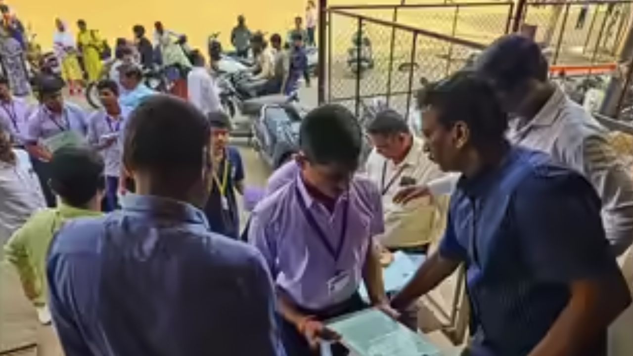 वाशिमच्या सामूहिक कॉपी प्रकरणात २६ शिक्षकांचा समावेश? गुन्हा करण्यात आला दाखल