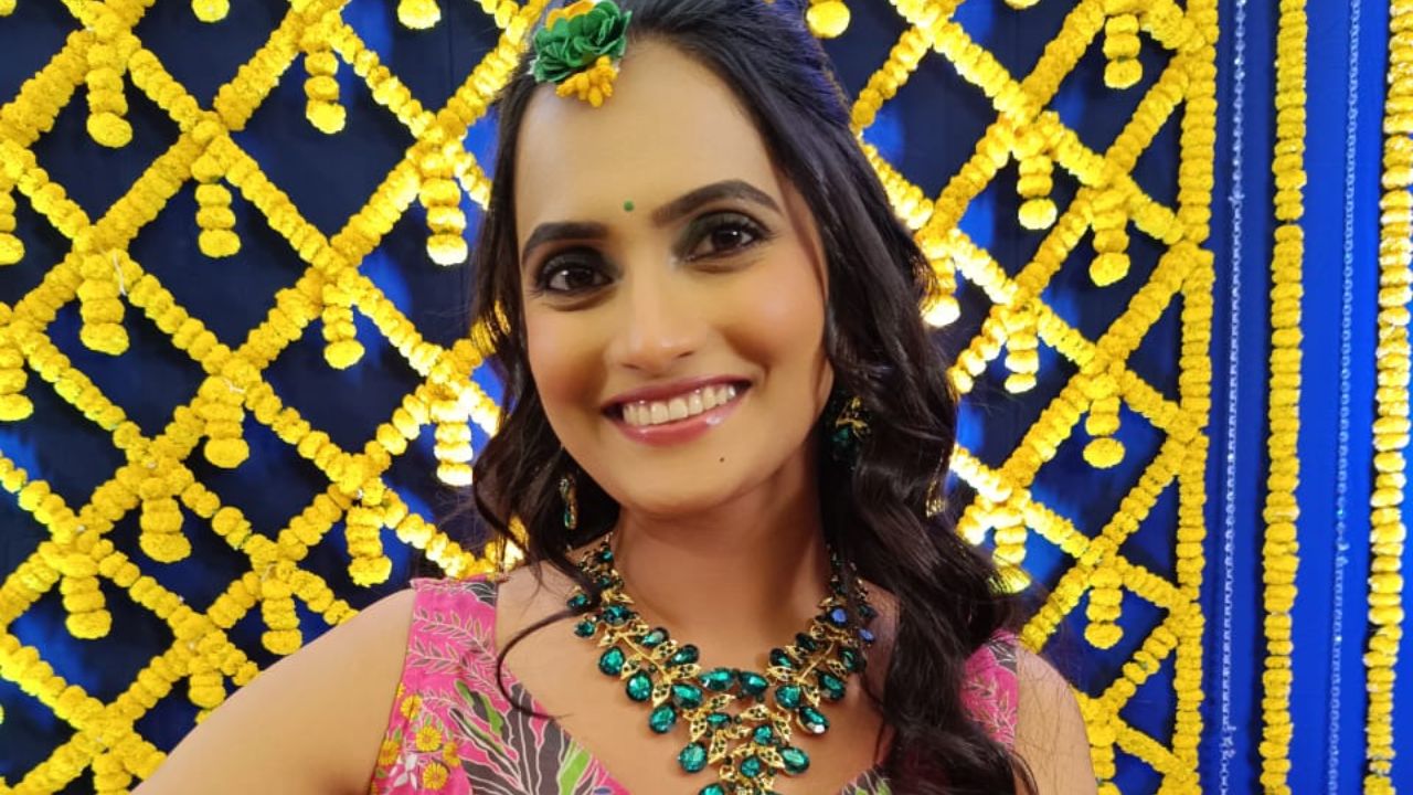 एतशा आणि निषाद लवकरच लग्नबंधनात अडकणार असून आज एतशाचा मेहंदी सोहळा रंगला आहे. लवकरच दोघे विवाह बंधनात अडकणार आहेत. 