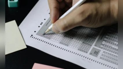 Maharashtra Board HSC Exam : कुठे आहे पारदर्शकता? राज्यात सामूहिक कॉपी; ३१ कर्मचाऱ्यांना केले फायर