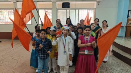 कलाकारांच्या सुरेल सादरीकरणाला प्रेक्षकांकडून भरभरून दाद! ‘मराठी पाऊल पडते पुढे’ सोहळ्याला बुलढाण्यात प्रतिसाद