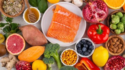 शरीरातील कोलेजन आरोग्यासाठी अत्यंत महत्त्वाचे! कोरडी फळे म्हणजे उत्तम पर्याय