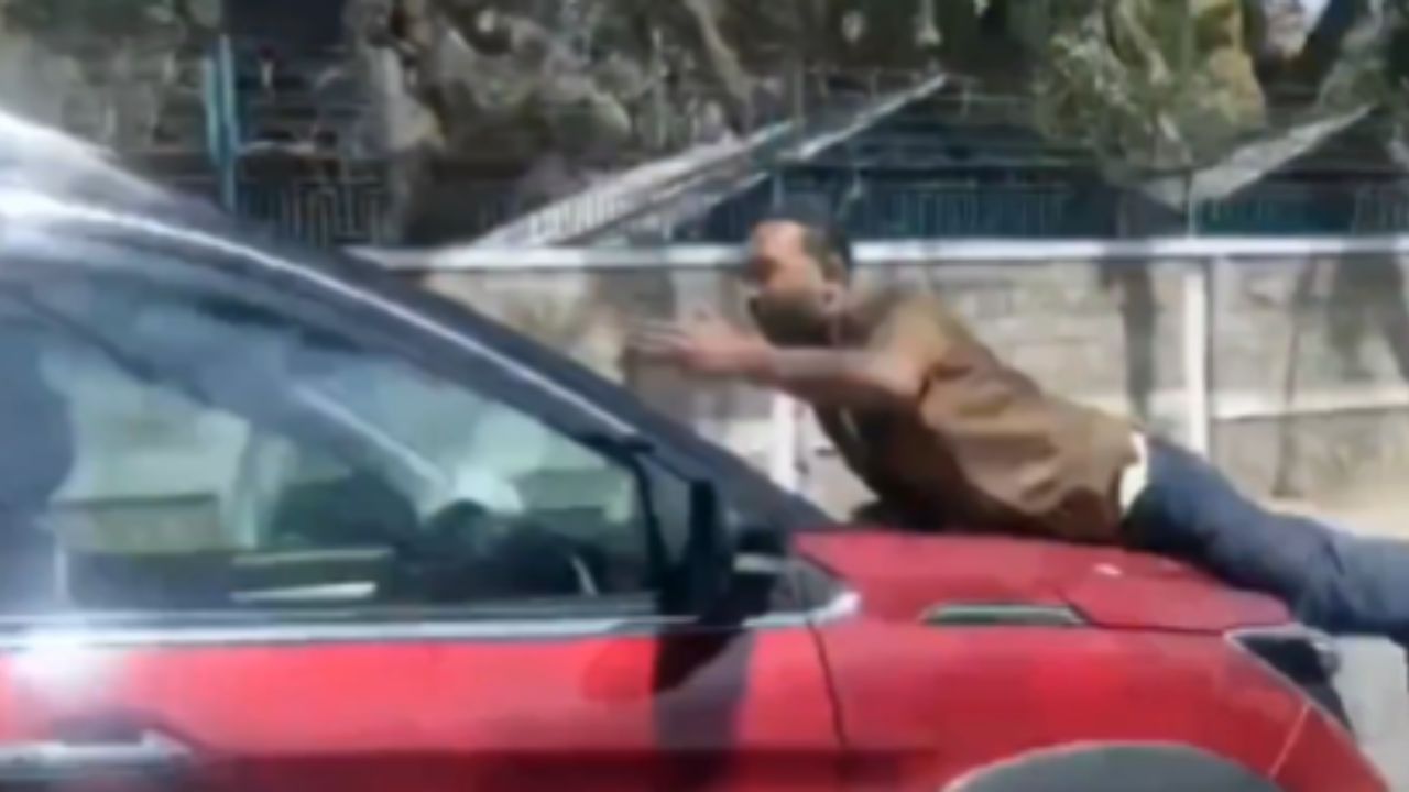 SUV बॉनेटवर टांगून ड्रायव्हरने व्यक्तीला फरफटत नेलं, भयाण दृश्ये पाहून युजर्स झाले अवाक्; बेंगळुरीतील घटनेचा Video Viral