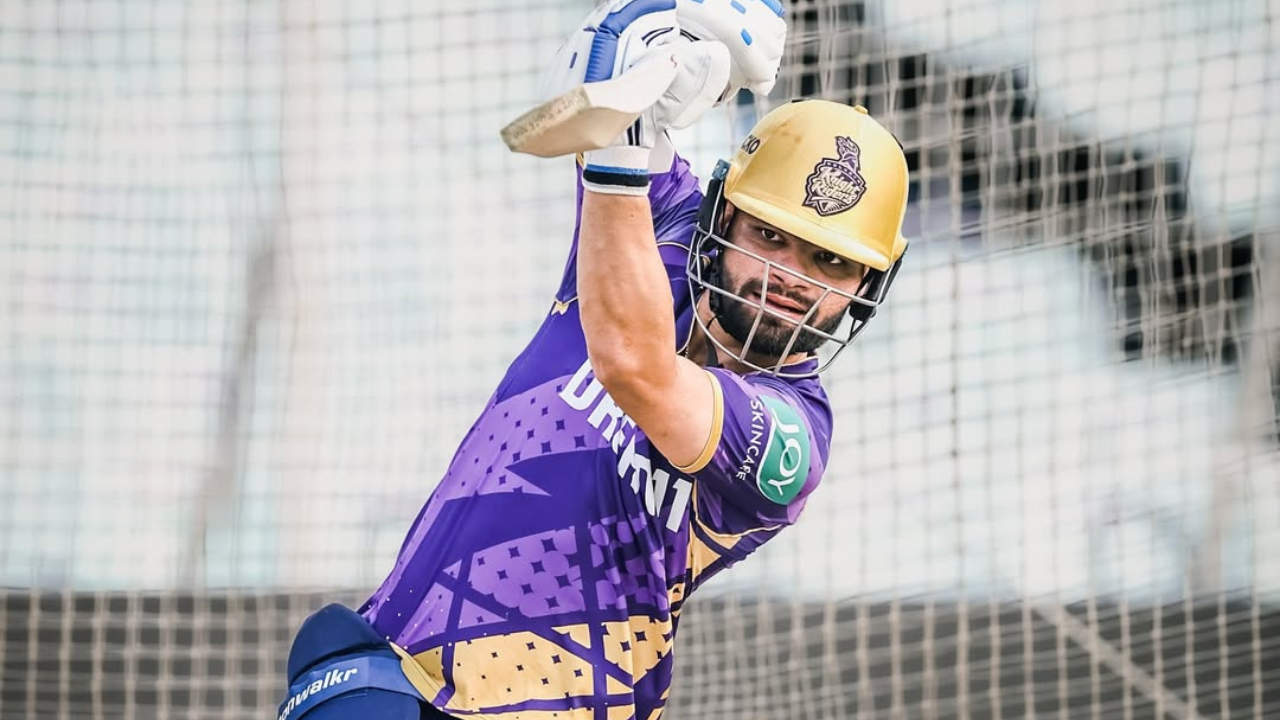 IND vs ZIM: झिम्बाब्वेविरूद्ध खेळण्यासाठी Rinku Singh पोहचणार चेन्नईत? T20 World Cup दरम्यान कॅन्सरग्रस्त वडिलांना भेटला रिंकू