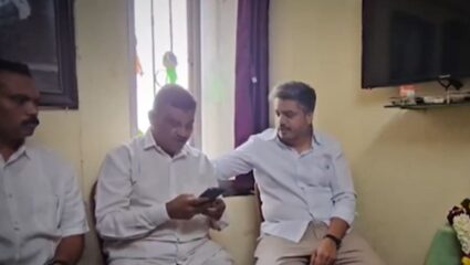 अपघातात निधन झालेल्या पिंकी माळीच्या कुटुंबासाठी सरसावले रोहित पवार; कुटुंबांचं केलं सांत्वन