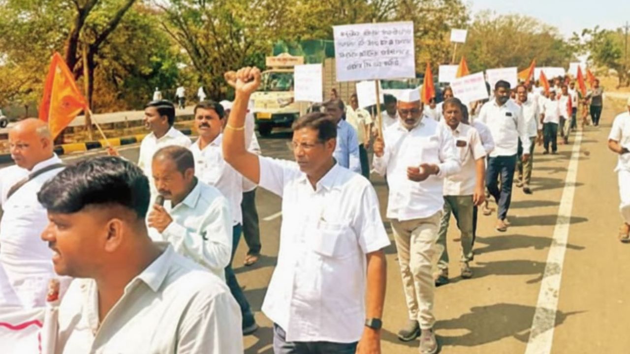 Sangali News : आश्वासन नको वीज पाहिजेत; जिल्ह्यातील शेतकऱ्यांचं तीव्र आंदोलन