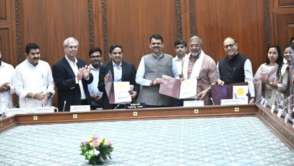 टाटा मोटर्स आणि महाराष्ट्र सरकारचा पुढाकार: दुष्काळग्रस्त भागांत 1500 अतिरिक्त जलसाठ्यांचे होणार संवर्धन