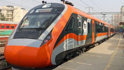 Vande Bharat Sleeper Quota Update: रेल्वे प्रवाशांसाठी दिलासा; अमृत भारत, वंदे भारतमध्ये आपत्कालीन कोट्यातून मिळेल तिकीट
