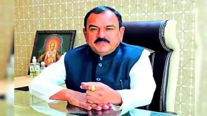 Ashok Kharat : ‘तो सिद्धपुरुष आणि माझा गुरू’, ‘त्या’ आत्मचरित्रामध्ये अशोक खरातचा उल्लेख; पुस्तकात चमत्कारांचे दाखले