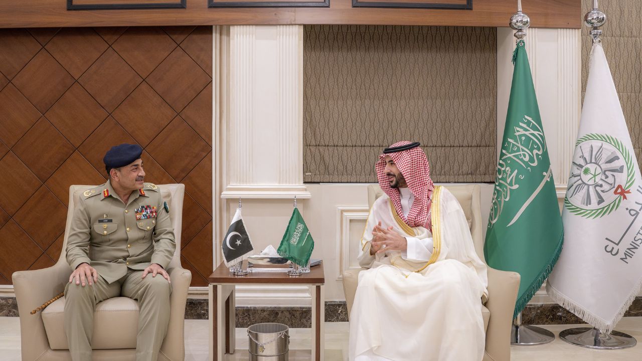 Middle East War : मध्यपूर्वेत हाहाकार! पाकिस्तानची उडाली झोप; मुनीरने सौदीसोबत आखला ‘महाभयंकर प्लॅन’